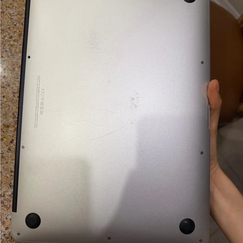 APPLE MACBOOK AIR A1466 13-EARLY-2015 i5-5250U@1.6GHz 8GB RAM 256GB NVMe macOS